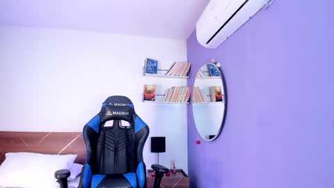 Snapshot of amber_maxwell chatting on February 2025 09:01:02 PM Amber online show from February 2025 09:01:02 PM