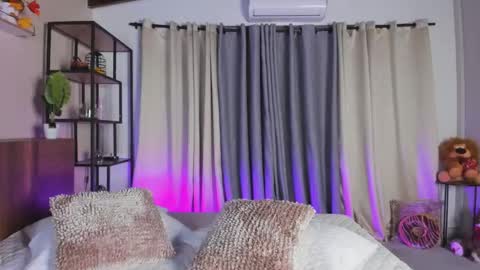 Snapshot of amber_maxwell chatting on September 2025 09:04:02 PM Amber online show from September 2025 09:04:02 PM