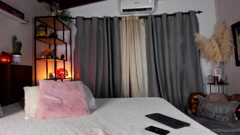 Snapshot of amber_maxwell chatting on October 2025 08:54:02 PM Amber online show from October 2025 08:54:02 PM