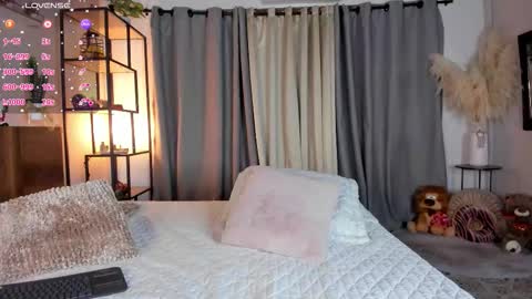 Snapshot of amber_maxwell chatting on November 2025 08:41:02 PM Amber online show from November 2025 08:41:02 PM