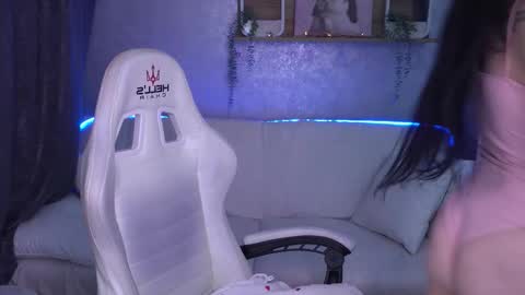 Snapshot of amberdismond chatting on November 2025 06:57:01 AM Anna online show from November 2025 06:57:01 AM