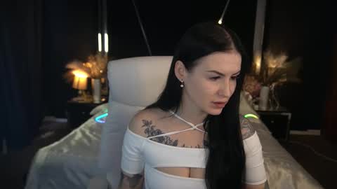 Snapshot of amberdismond chatting on November 2025 07:20:01 AM Anna online show from November 2025 07:20:01 AM