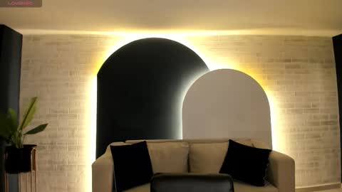 Snapshot of amberfox_1 chatting on November 2025 12:05:01 PM Amber Fox online show from November 2025 12:05:01 PM