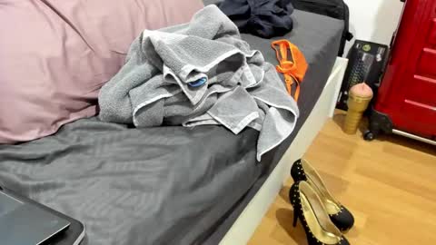 Amber online show from January 2025 04:04:01 PM