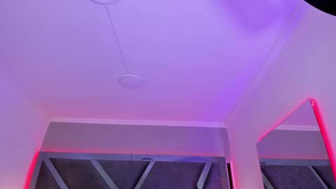 Amber  online show from February 2025 06:13:02 PM