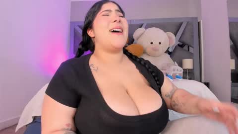 Amber  online show from October 2025 11:55:02 AM