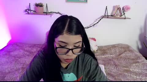 Amber Jeong online show from January 2025 02:50:02 AM