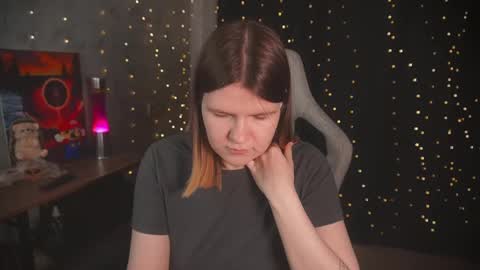 Snapshot of amberlyyy chatting on November 2025 03:52:02 AM my name is Sonya but you can call me your favorite girl 3 online show from November 2025 03:52:02 AM