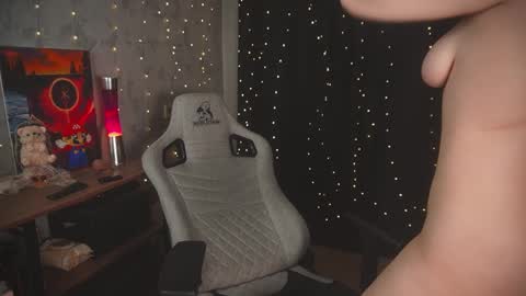 Snapshot of amberlyyy chatting on December 2025 04:09:01 AM my name is Sonya but you can call me your favorite girl 3 online show from December 2025 04:09:01 AM