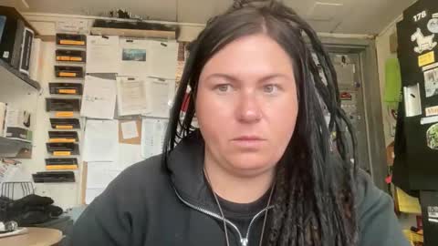 ambermoss7 online show from April 2026 07:14:01 PM