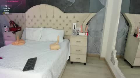 Amber Grey online show from September 2025 06:43:02 PM