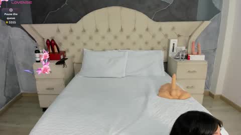 Amber Grey online show from September 2025 06:35:01 PM