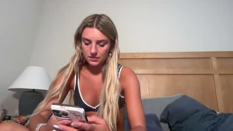Snapshot of ambiebambiii chatting on July 2026 01:05:02 AM ambie bambi amber griz online show from July 2026 01:05:02 AM