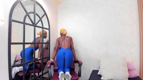 Amelia Adams online show from October 2025 04:25:02 PM