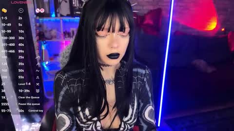 Amelia Aley  online show from February 2026 09:27:01 AM