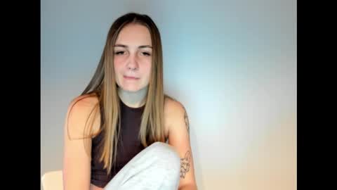 amelia_gold9 online show from October 2025 01:23:01 PM