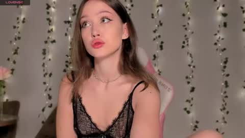 Snapshot of amelia_lein chatting on November 2025 11:32:02 PM Your Amelia online show from November 2025 11:32:02 PM