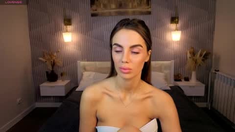 amelia online show from April 2026 01:25:02 AM