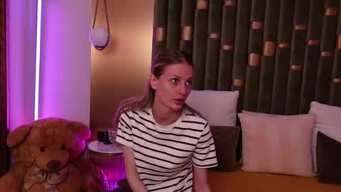 Amelia online show from May 2026 06:57:02 PM