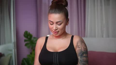  Amelia  online show from April 2026 05:14:01 PM