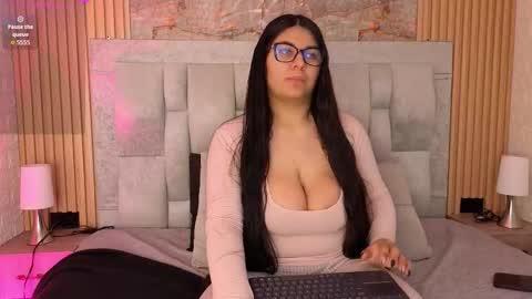 AMELIA CASTELL  online show from March 2026 11:25:01 AM