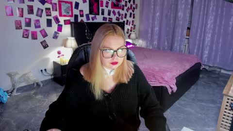 Amelia online show from April 2026 10:43:02 PM