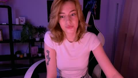 Snapshot of ameliarosaline chatting on June 2026 03:12:01 AM ameliarosaline online show from June 2026 03:12:01 AM