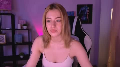 Snapshot of ameliarosaline chatting on June 2026 04:04:02 AM ameliarosaline online show from June 2026 04:04:02 AM