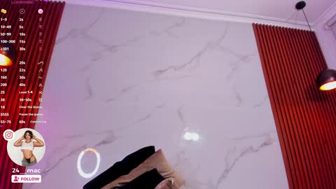 Snapshot of amelie_leigh chatting on January 2025 07:36:01 AM Alejandra online show from January 2025 07:36:01 AM