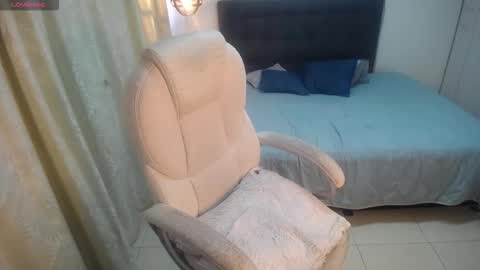 Amelie  online show from October 2025 02:21:02 PM