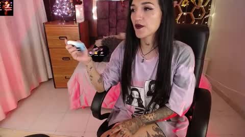 AMELIEROUS .. see you tomorrow  kisses online show from December 2024 02:55:02 AM