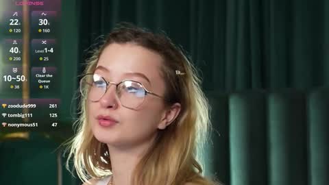 Amelie  online show from March 2026 08:19:01 AM