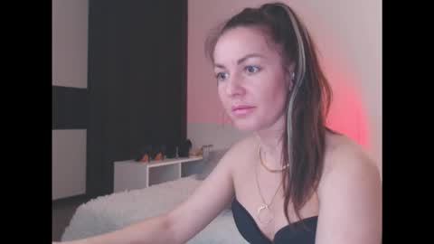 Snapshot of amelinamersi chatting on November 2025 04:34:02 PM amelinamersi online show from November 2025 04:34:02 PM