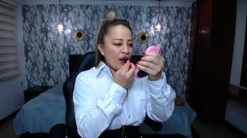 Amell Thomson online show from October 2025 11:29:02 AM