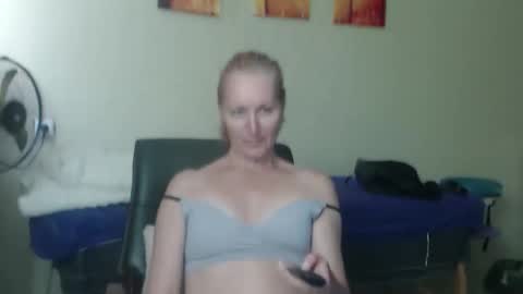 amelly777 online show from April 2026 01:03:02 PM