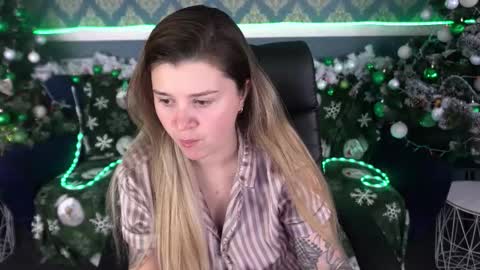 amellymillyy online show from December 2025 01:41:02 PM