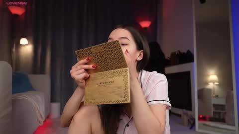 Amy  online show from October 2025 01:57:01 AM