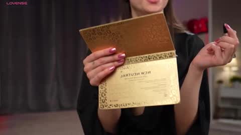 Amy  online show from October 2025 01:06:01 AM