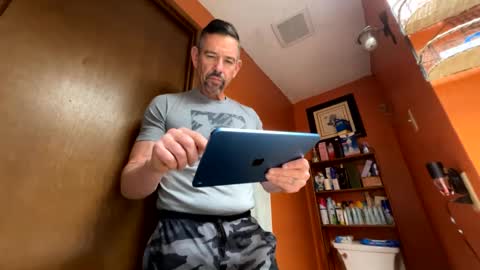 Snapshot of american_ron chatting on February 2026 09:00:01 PM american_ron online show from February 2026 09:00:01 PM