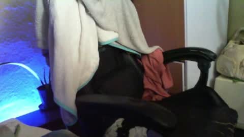 Mari online show from December 2025 12:12:02 PM