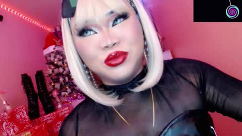 Queen Mireska online show from December 2025 04:02:02 PM