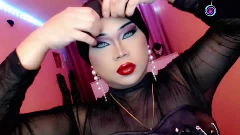 Queen Mireska online show from February 2026 04:00:02 PM