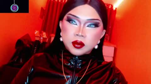 Snapshot of amiadoll chatting on July 2026 01:48:02 PM Queen Mireska online show from July 2026 01:48:02 PM