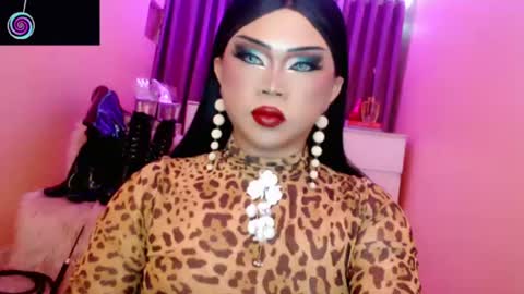 Snapshot of amiadoll chatting on July 2026 03:05:02 PM Queen Mireska online show from July 2026 03:05:02 PM