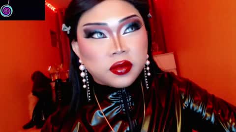 Snapshot of amiadoll chatting on July 2026 02:47:02 PM Queen Mireska online show from July 2026 02:47:02 PM