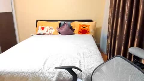 Amidalla online show from November 2025 05:37:01 PM