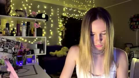 Snapshot of amily_sunray chatting on February 2026 03:43:01 PM Amily online show from February 2026 03:43:01 PM