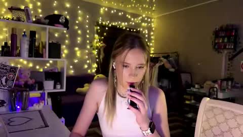 Snapshot of amily_sunray chatting on February 2026 02:16:02 PM Amily online show from February 2026 02:16:02 PM