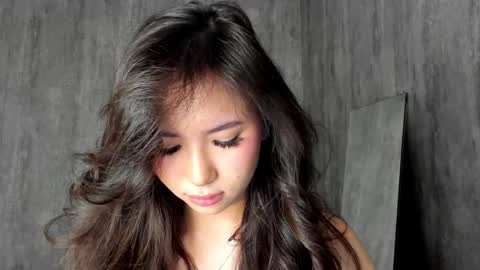 Amina online show from January 2025 01:49:01 PM