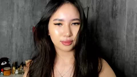 Amina online show from February 2025 01:08:02 PM